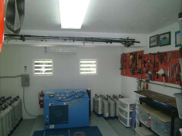 Compressor room & Service Centre